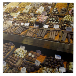 Mercat de Sant Josep, doces sortidos de chocolate