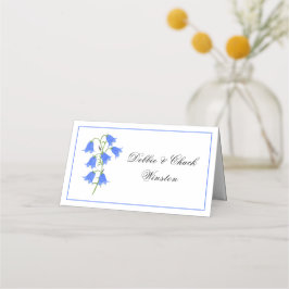 Mesa Cartão de lugar com flores de campainha azul