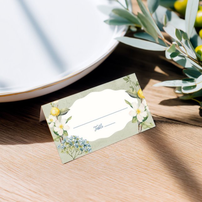 Mesa Cartão Floral de Lugar Dobrado La Dolce Vita Lemon (Floral place cards that guide guests and add charm to your wedding reception.)