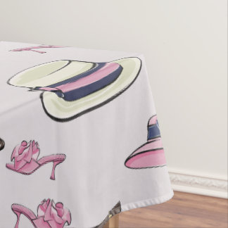 Mesa Chapéu e Sapato de Derby Elegantes / Toalha de Mes