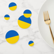 Mesa confetti com bandeira da Ucrânia