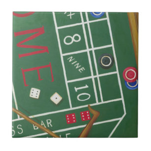 Mesa de casino com calça e dispositivo