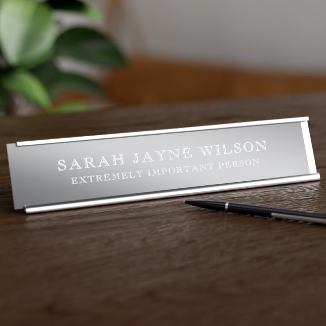 Mesa Placa de nome de prata extremamente importante (Perfect long desk name plate for the extremely important person. Just add your name!)