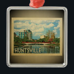 Metal Ornamento de Viagens vintage do Alabama em Huntsvi<br><div class="desc">Um ornamento legal estilo Huntsville com uma bela vista da cidade,  com linha do horizonte,  água e ponte.</div>