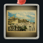 Metal Ornamento de Viagens vintage Ibiza Espanha<br><div class="desc">Um ornamento legal estilo vintage Ibiza com uma vista bonito desta adorável cidade espanhola.</div>