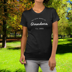 Meu novo nome é vovó em camiseta negra