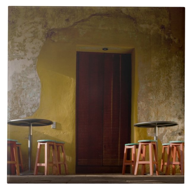 México, Oaxaca, Sol da tarde ilumina varanda do (Frente)