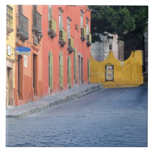 México, San Miguel de Allende, Casas ao longo (Frente)