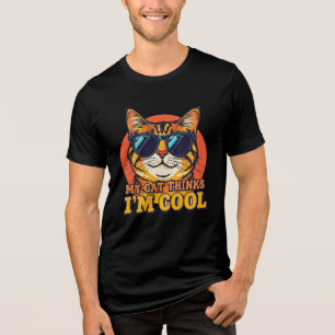 Minha Gata Acha que Sou Legal – Camiseta Retrô Div