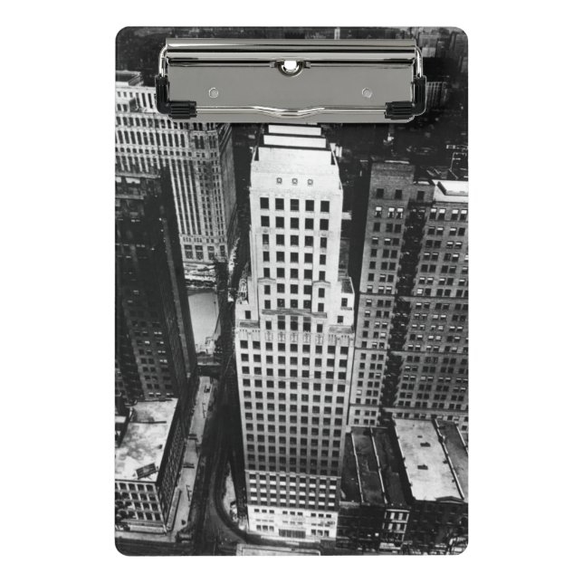 Mini Prancheta 1960:  Uma vista aérea de um arranha-céus de (Frente)