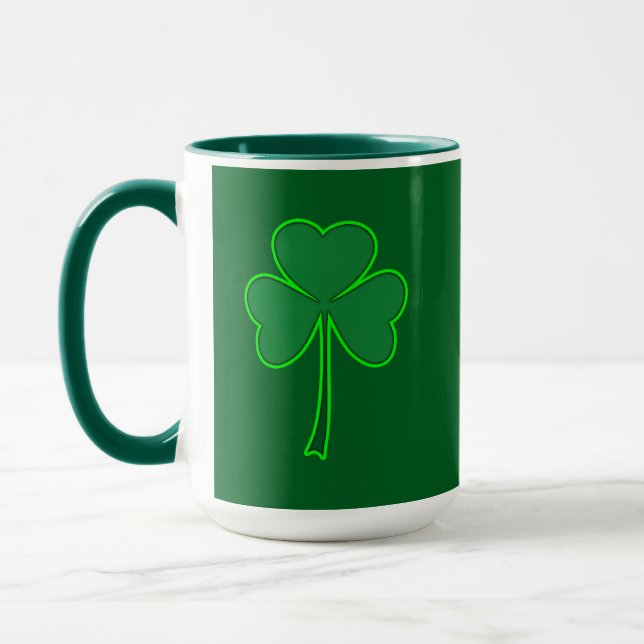 Minimal Shamrock St Patrick’s Day Shirt – caneca (Esquerda)