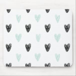 Mint & Black Hearts Doodles Pattern Mousepad<br><div class="desc">Mousepad bonitinho e moderno com horta e corações negros e caligrafia moderna. Será um presente perfeito para adolescentes.</div>