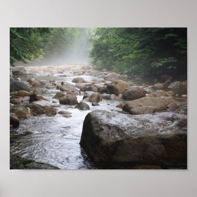 Misty River Rocks Poster (Frente)