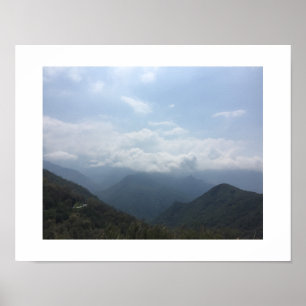 Misty Rolling Colinas e Sky Poster - Original Blue