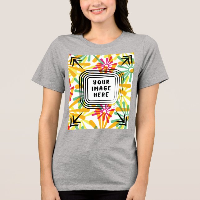 Modelo Bella+Canvas Camisa-T com dupla-blenda femi (Frente)