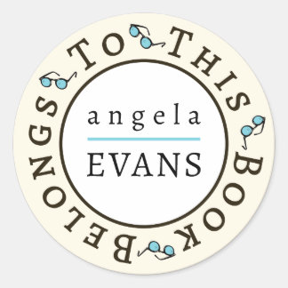 Modelo de adesivo "Este Livro Pertence A"