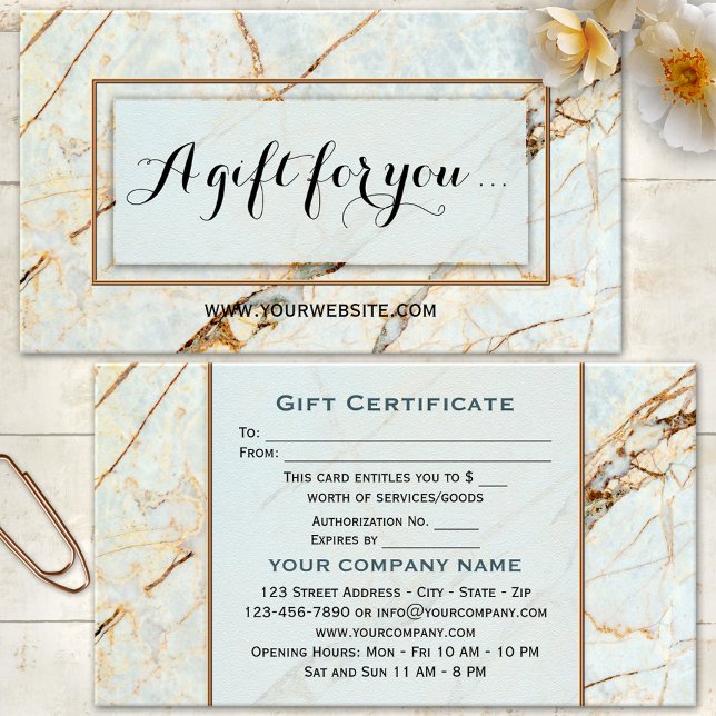 Modelo de Certificado de Presente Elegância em Már (Gift certificate template business card featuring an elegant gold marble design - beauty - spa)