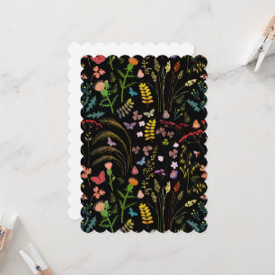 Modelo de convite floral selvagem em branco