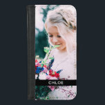Modelo de Fotografia e Nome da Carteira de capa de<br><div class="desc">Leve os seus entes queridos para onde quer que você vá com esta foto de solteiro personalizada e o nome na carteira de capa de telefone modelo preta.</div>