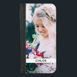 Modelo de Fotografia e Nome da Carteira de capa de<br><div class="desc">Leve os seus entes queridos para onde quer que você vá com esta foto de solteiro personalizada e o nome na carteira de capa de telefone branca.</div>