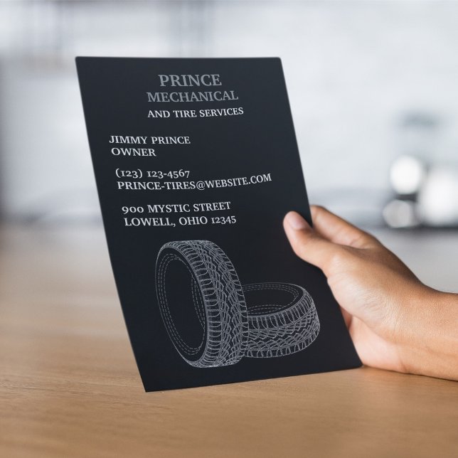 Modelo de Panfleto de Serviço de Pneus e Reparação (Criador carregado)