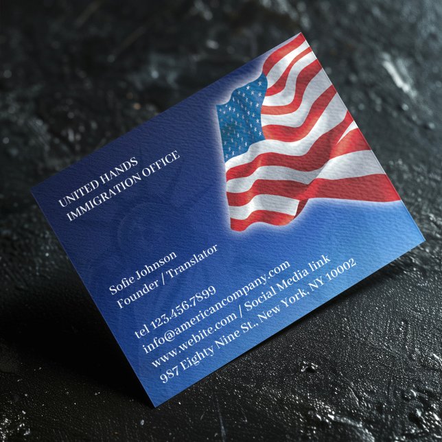 Modelo de Panfleto Patriótico da Bandeira American (Criador carregado)