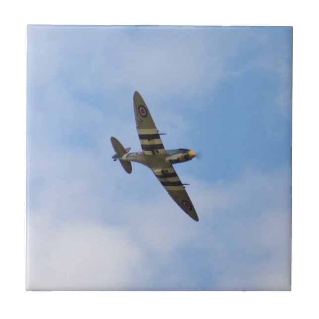 Modelo do Spitfire MK IX MK923 (Frente)