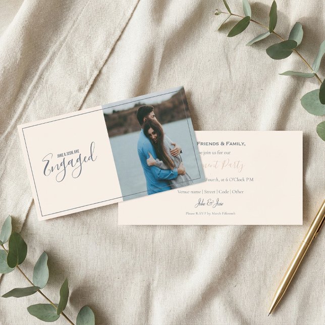 Moderar seu próprio anúncio de noivado fotográfico (Modern your own photo engagement announcement.)
