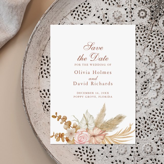 Modern Boho Pampas Grass Salve o Cartão de Data (Modern Boho Pampas Grass Save the Date Card on a beautiful neutral boho plate.)