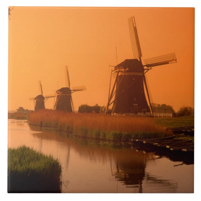 Moinhos de vento ao pôr do sol, Leidschendam, País (Frente)