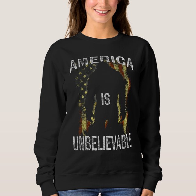 Moletom America is Unbelievable American Flag Sasquatch 4t (Frente)