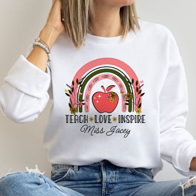Moletom Apreciação do Professor Arco-Íris de Ensino ao Viv (TEACH LOVE INSPIRE RAINBOW Personalized Name Teacher sweatshirt, teacher gift, teacher appreciation )