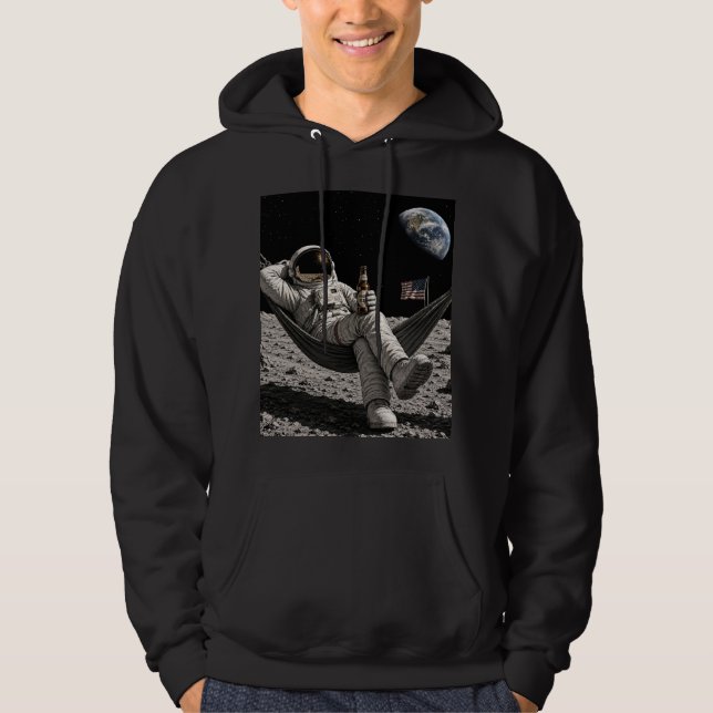 Moletom Astronauta Relaxando com Cerveja na Lua (Frente)