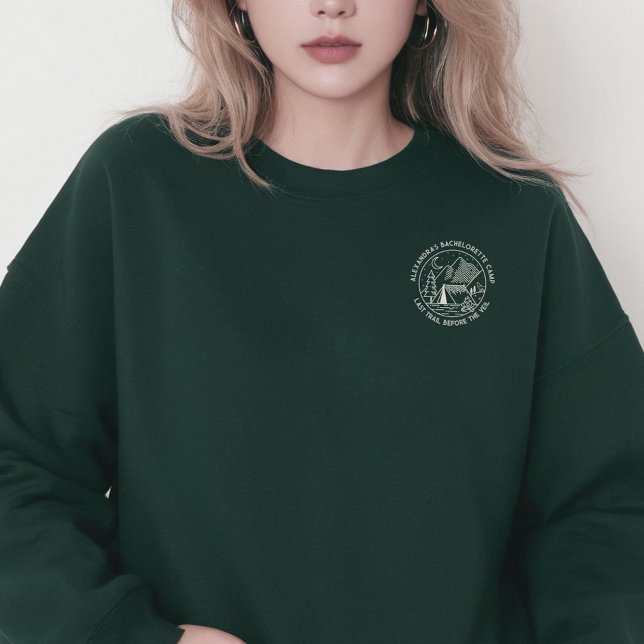 Moletom Bachelorette de Campanha nas Montanhas (Mountain Camping Weekend Bachelorette Sweatshirt)