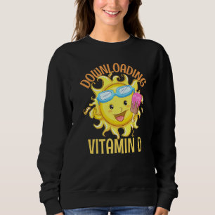 Moletom Baixando Vitamina D Olhando Para O Sol De Verão