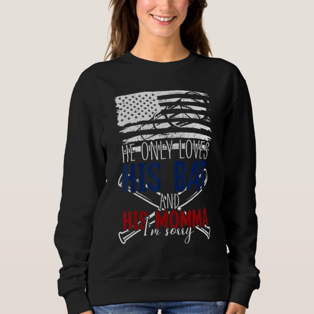 Moletom Baseball Cheer Mom  He Only Loves His Bat & His Mo (Frente)