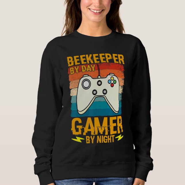 Moletom Beekeeper By Day Gamer By Night Humor Joke Honeyco (Frente)