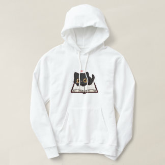 Moletom Black Cat and Book Embroidered Comfort Colors Tee,