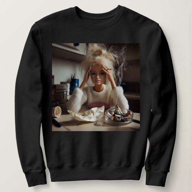 Moletom Cara de Boneca Angustiada Engraçada Meme Fumando S (Frente do Design)