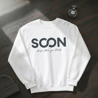 Moletom com Frase Minimalista SOON – Branco Limpo