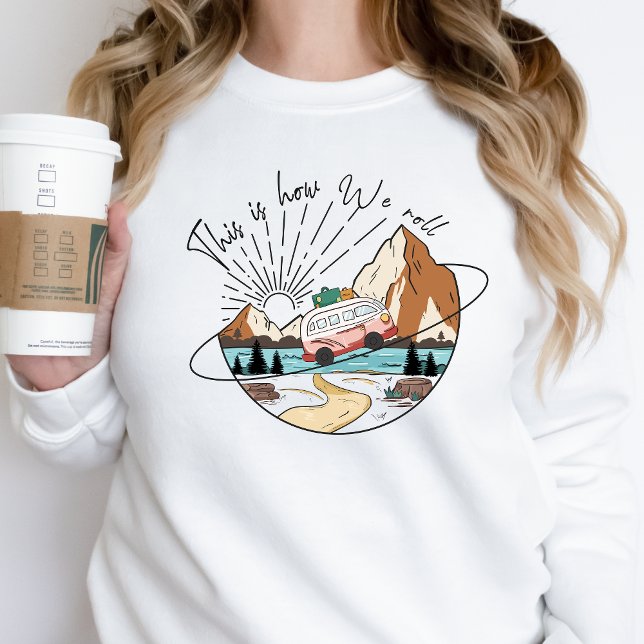 Moletom Como Rolamos Camp Life Happy Camper Sweatshirt (Criador carregado)