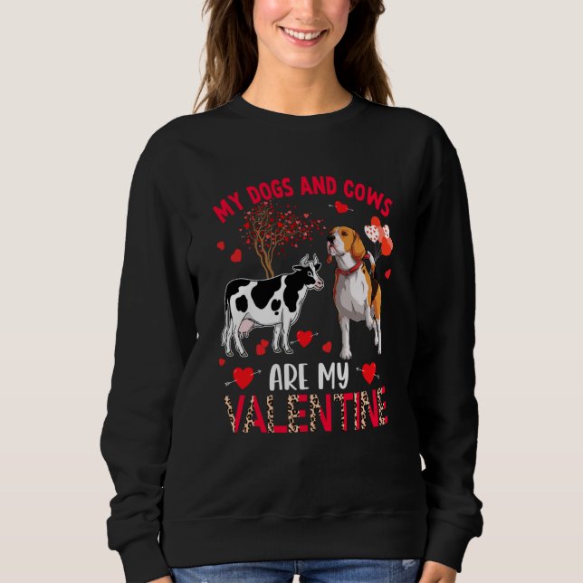Moletom Dogs And Cows Are My Valentine Beagle With Cow Far (Frente)