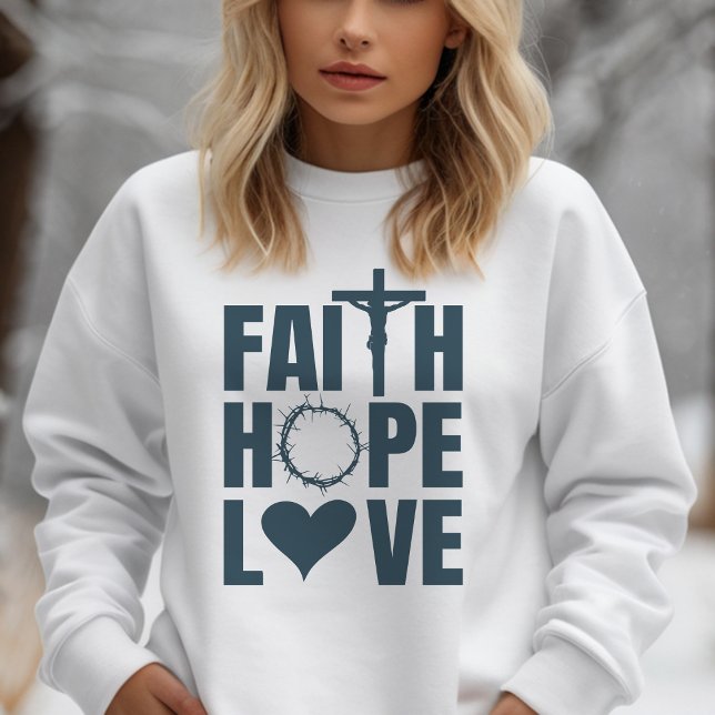 Moletom Faith Hope ama Jesus Religião Cristã (Elevate your style with our cozy sweatshirt featuring a design that embodies faith, hope, and love.)