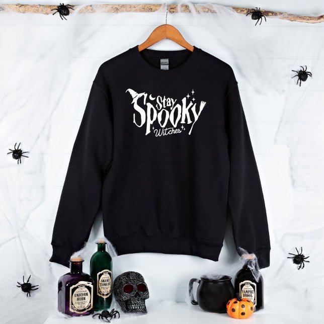 Moletom Fique Feliz Bruxas Bruxas Bruxas Halloween Engraça (Stay Spooky Witches Witch Halloween Funny Sweatshirt)
