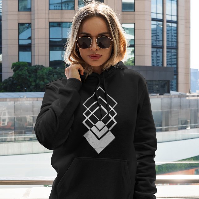 Moletom Geo Repeat Diamond (women in stylish coolers posing on the streets of somewhere)
