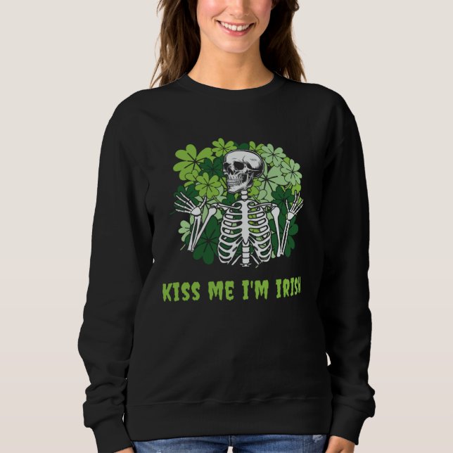 Moletom Goth St Patrick s Day Gothic  Kiss Me I m Irish (Frente)