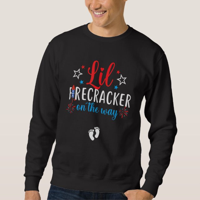 Moletom Lil Firecracker No Caminho De 4 De Julho De Pregna (Frente)