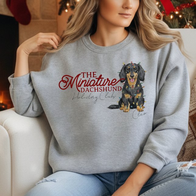 Moletom Miniatura do Clube de Férias de Natal Personalizad (Elevate your holiday shopping apparel with this Custom Christmas Miniature Dachshund sweatshirt!)