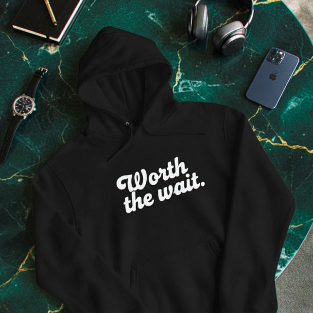 Moletom Minimal “Worth The Wait” Hoodie – Clean Aesthetic (Criador carregado)