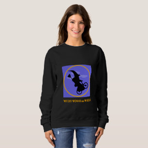 Moletom Mulher de Witchy nas rodas para o Dia das Bruxas